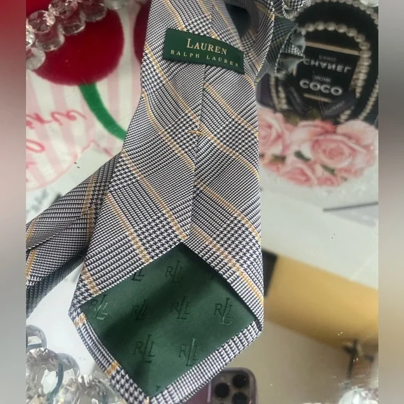 Lauren Ralph Lauren 100% Silk Glen Plaid Tie Green Red Tan Handmade 3x56